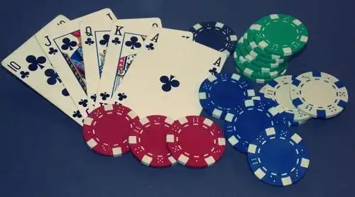 Live Dragon Fishing table with real dealer cards and betting interface on gamenative mobile app